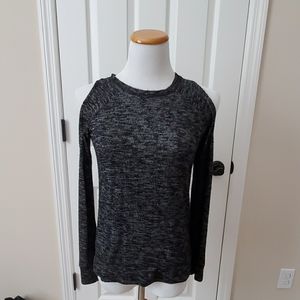 🔴 3/$15 Cold shoulder sweater